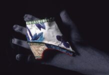 Лотосові туфлі: жорстока історія бинтування ніг у Китаї