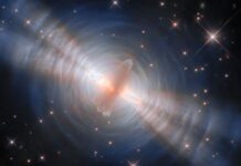 Вмираюча зірка «вилуплюється» на приголомшливому новому зображенні Hubble