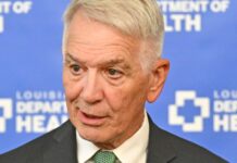 Заступник Директора CDC Іде у Відставку на Фоні Перестановки Посібника