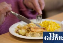 Por que comer antes das 18h pode proteger seu cérebro da demência